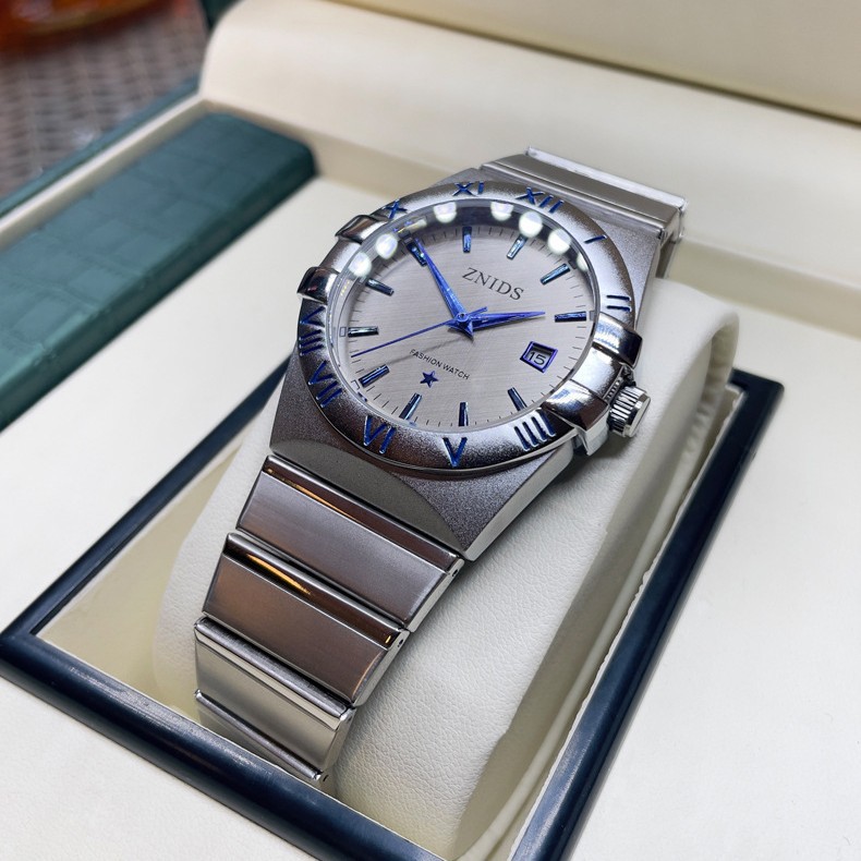 Montres à quartz de haute qual - Cartier Watch Tank avis et prix