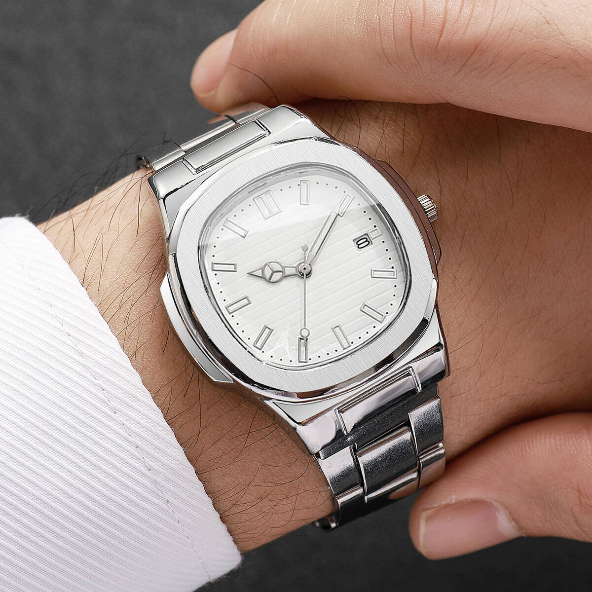 Montres carrées pour hommes, m - Patek Philippe Watch Nautilus avis et prix